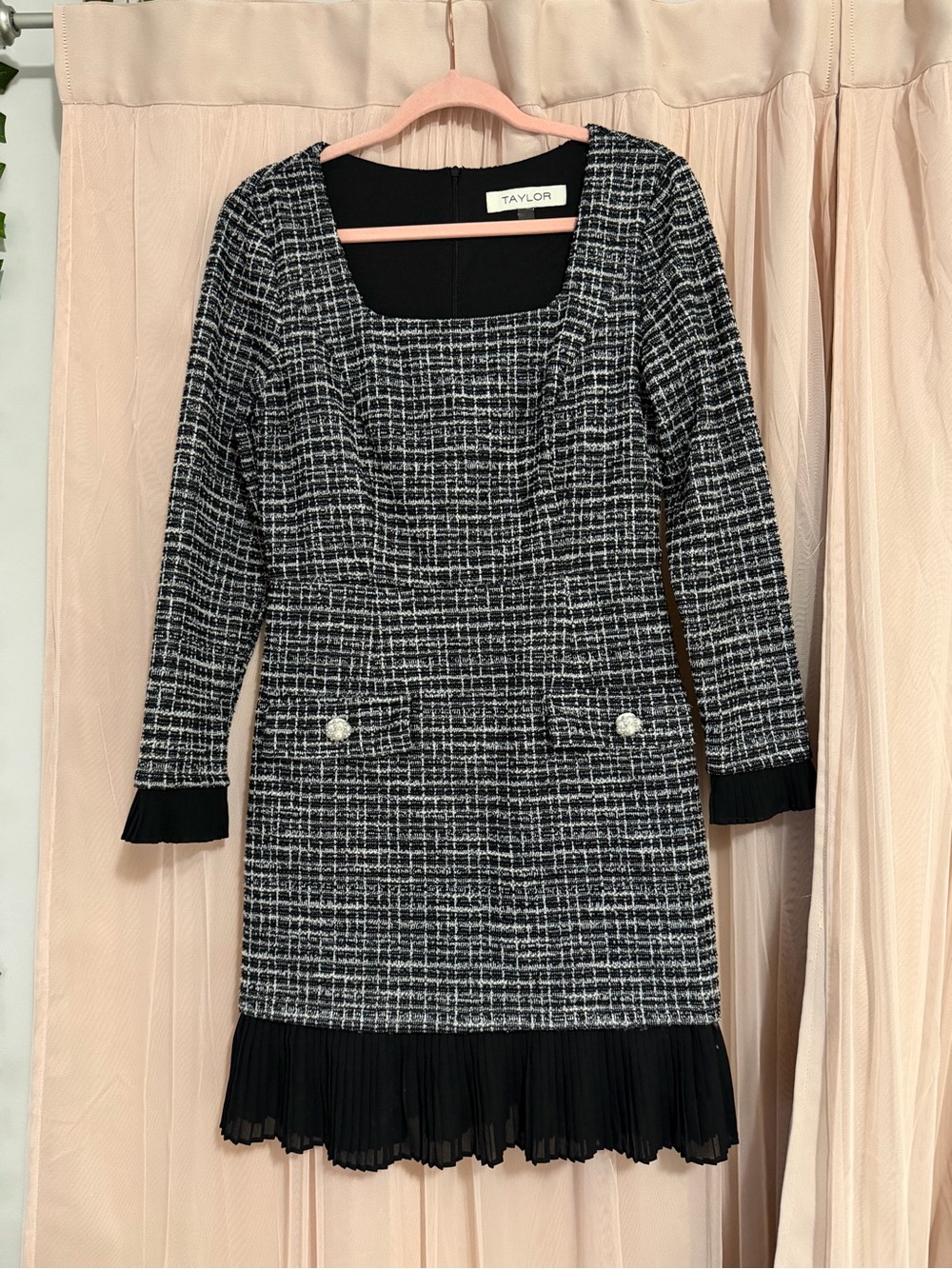NWOT TAYLOR Black & White Tweed Long-Sleeve Square-Neck Dress